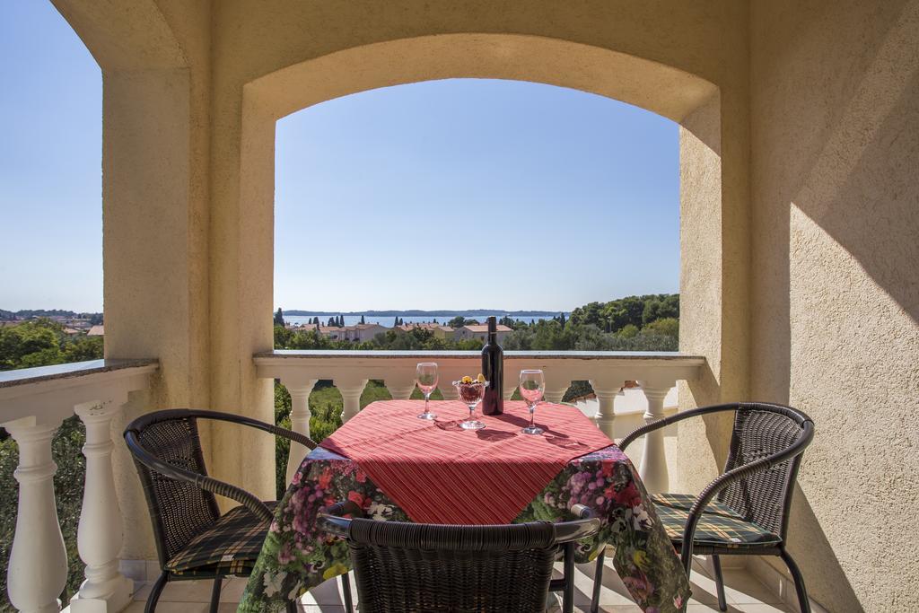 Guest House Croatia Fazana Exterior photo